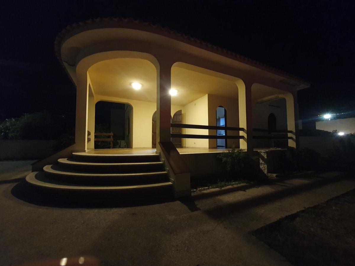 Villino Maria Elena Apartment Валдериче Екстериор снимка