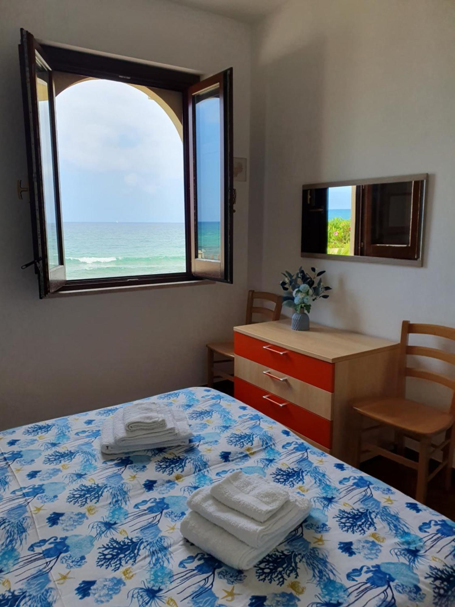 Villino Maria Elena Apartment Валдериче Стая снимка